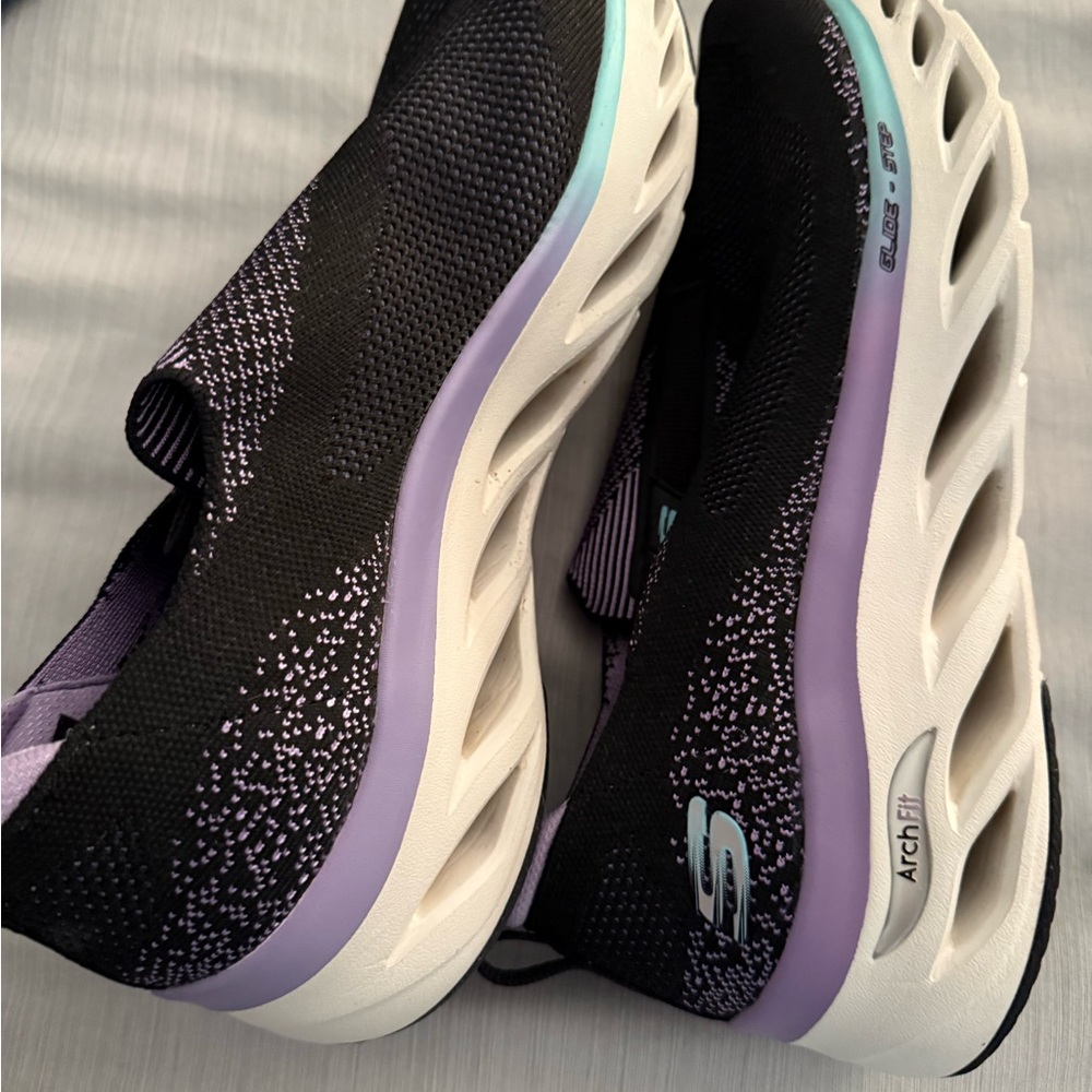 Skechers Women's Black and Lavender Sneakers